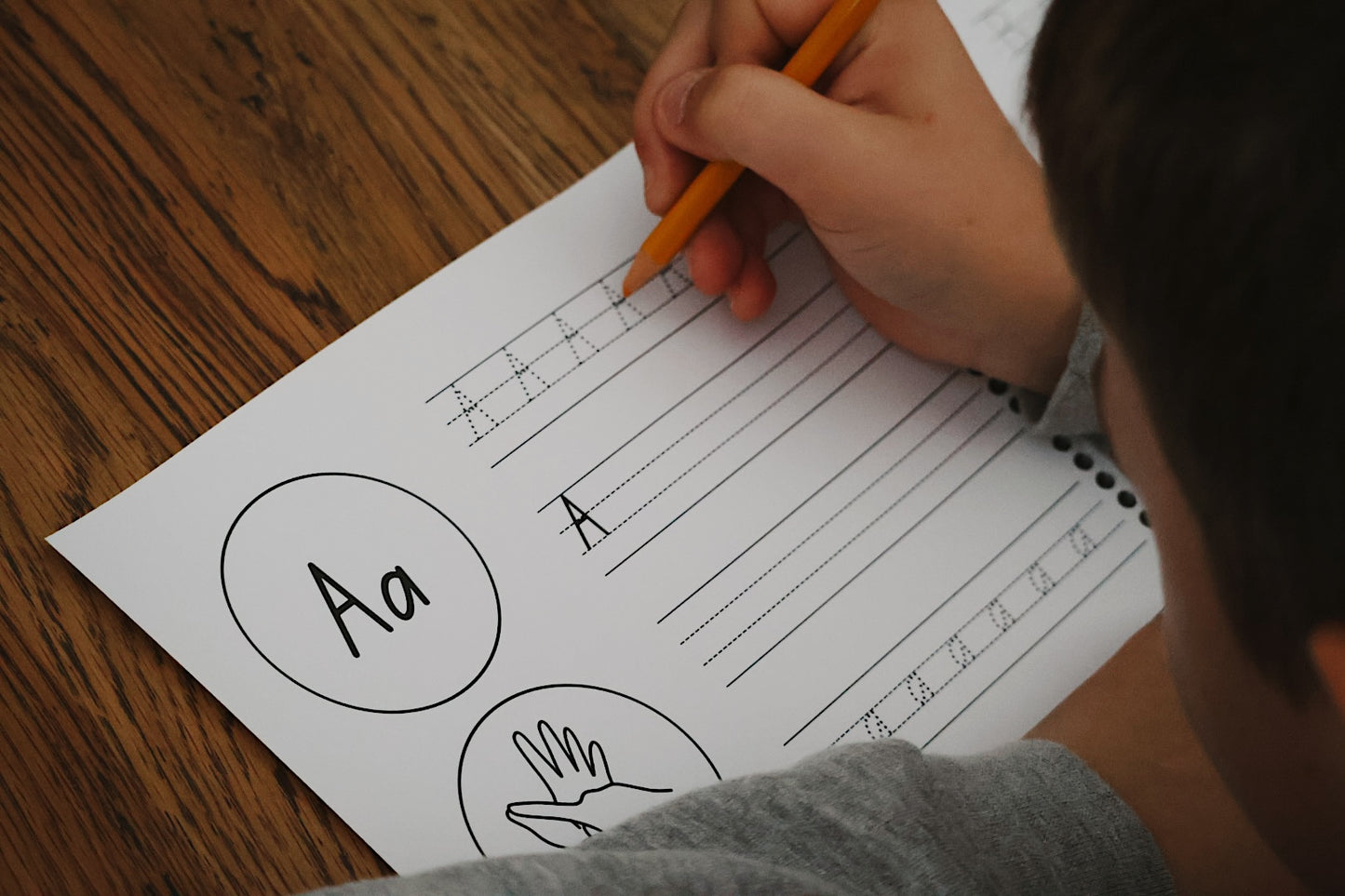 Auslan Alphabet – Learn, Trace & Sign Workbook