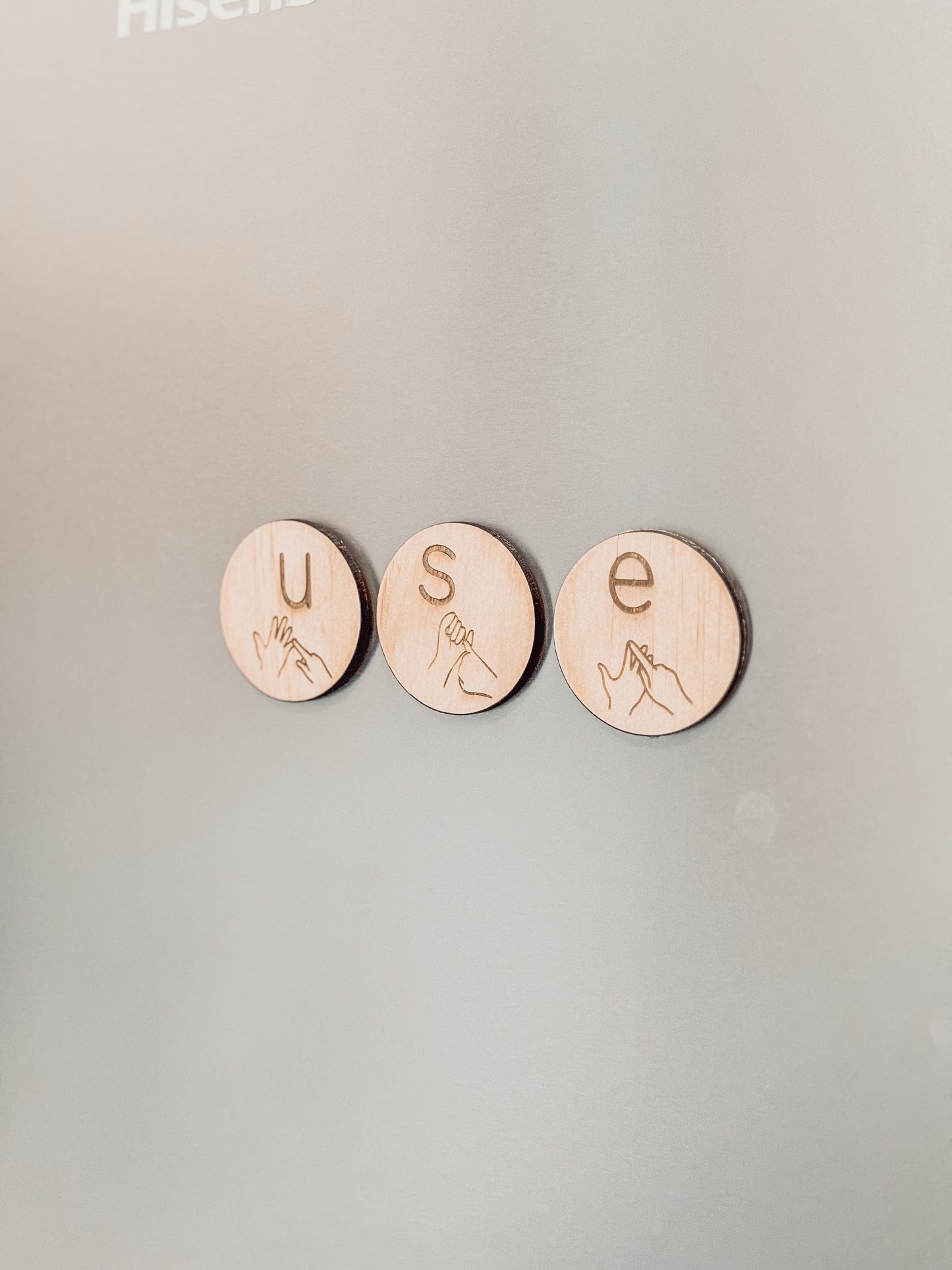 Auslan Alphabet/Common/Vowel tokens set - with magnets