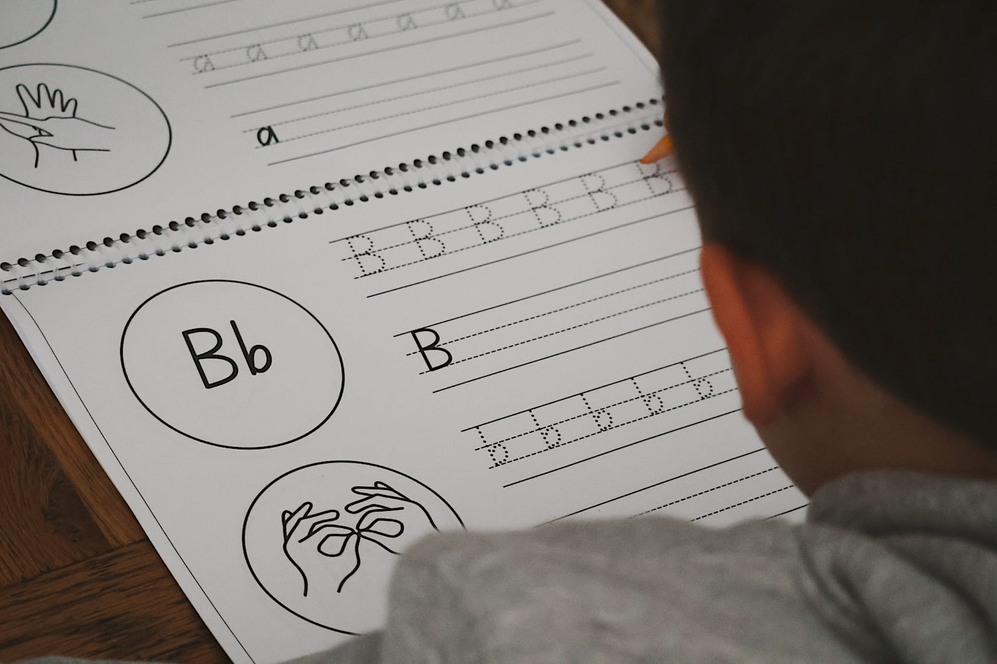 Auslan Alphabet Handwriting Workbook
