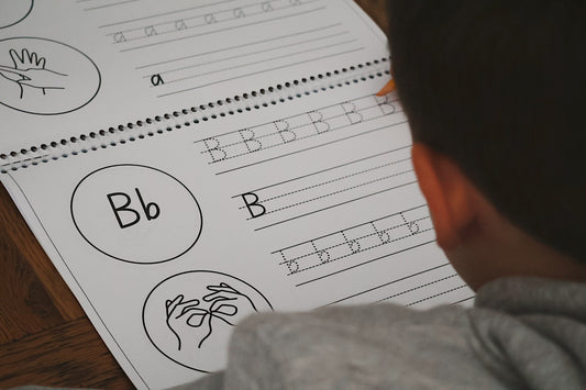 Auslan Alphabet Handwriting Workbook